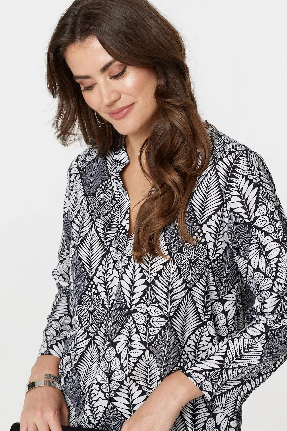 Leaf Print 3/4 Sleeve Curve Hem Blouse